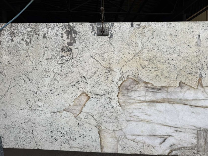 Кварцит Patagonia White -  купити в Україні