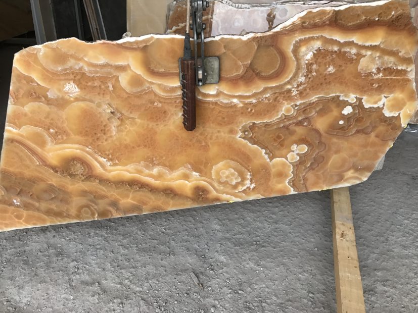 Оникс CARAMELO -  цена за м2