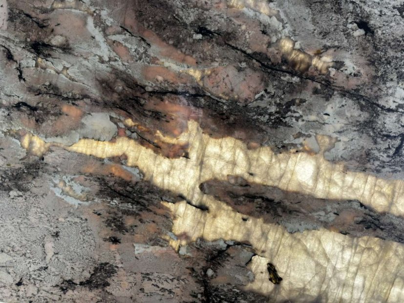 Кварцит Patagonia Pink -  купить