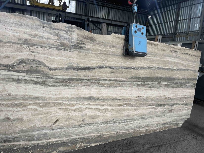 Травертин Silver Beige -  купити в Україні