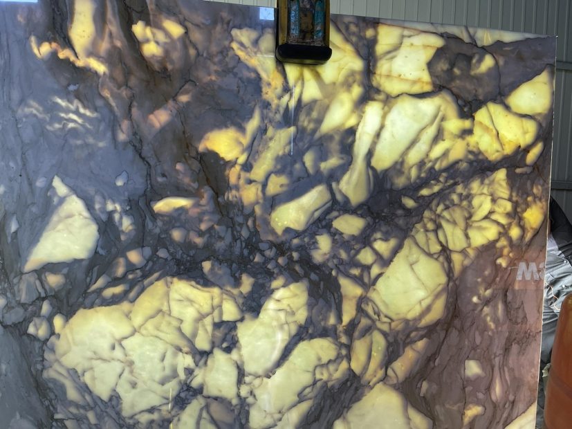 мрамор Calacatta Gold -  цена за м2