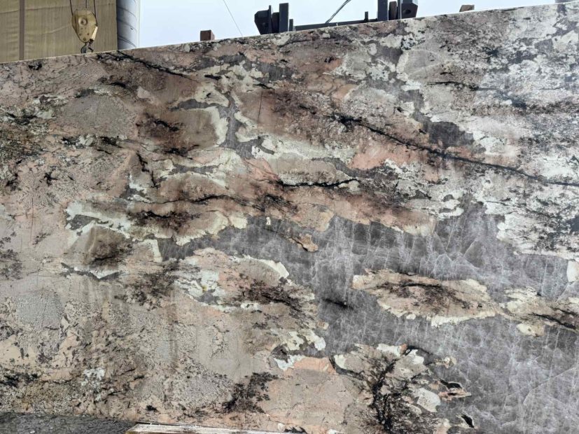 Кварцит Patagonia Pink -  цена за м2