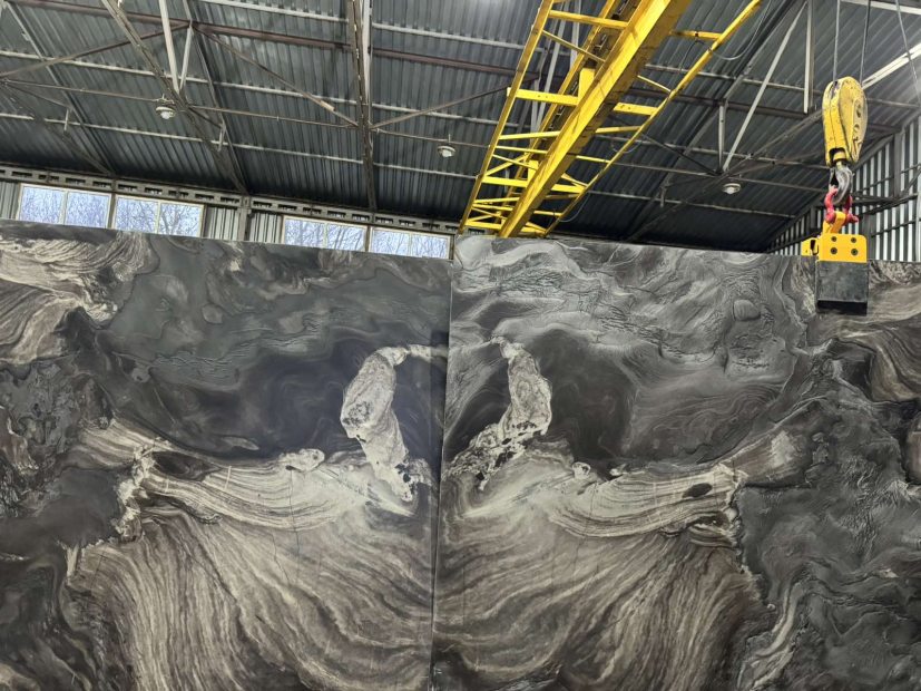 Кварцит Black Phantus -  текстура